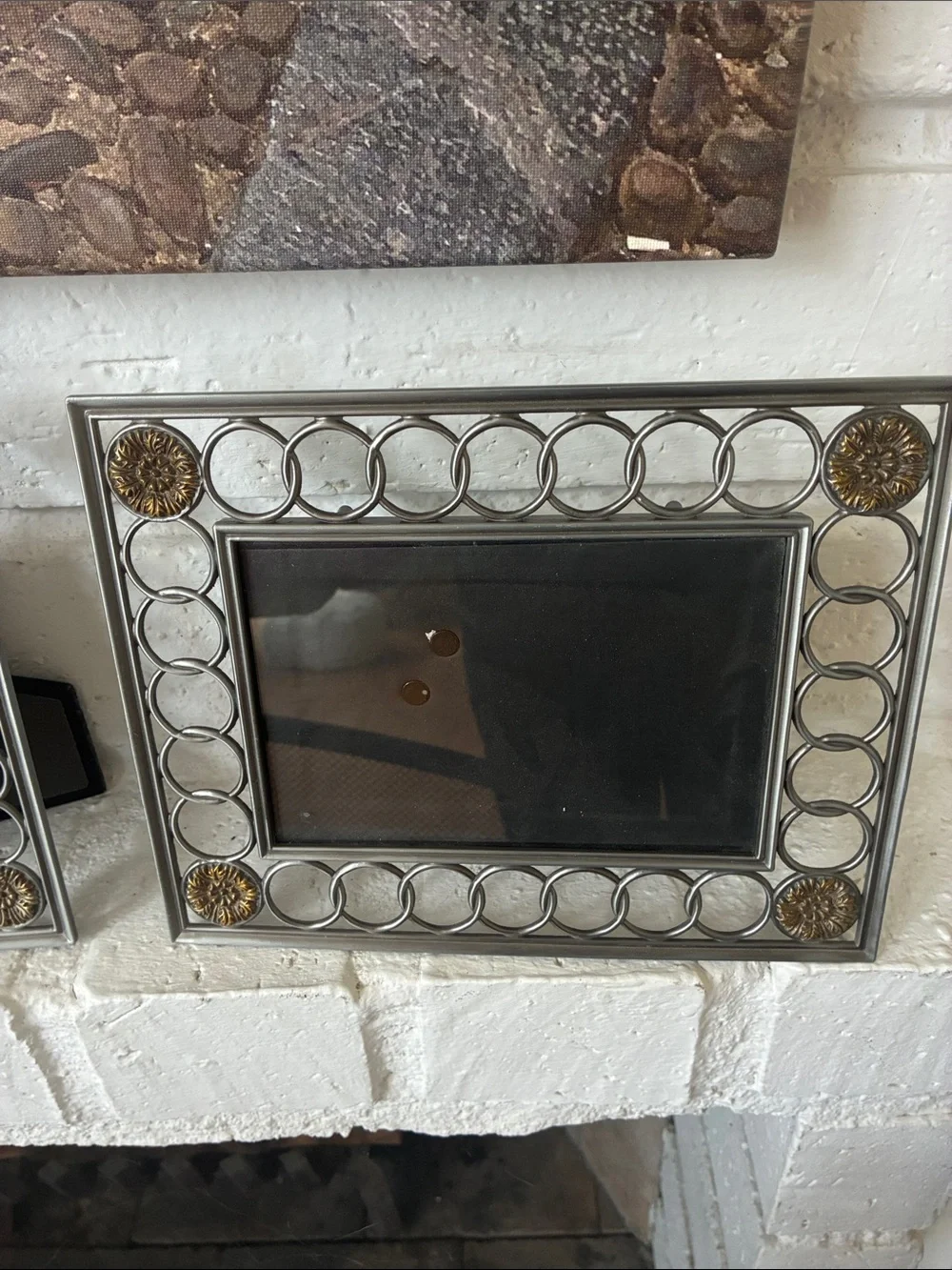 Set of 2 unbranded silver tone  picture frames linked circles medallions 5x7
